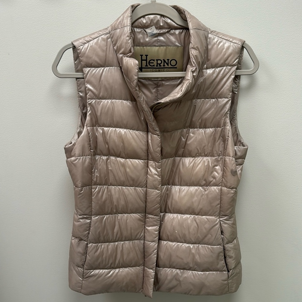 COPY - Herno champagne puffer vest size 44 (8). Barely worn in perfect condition